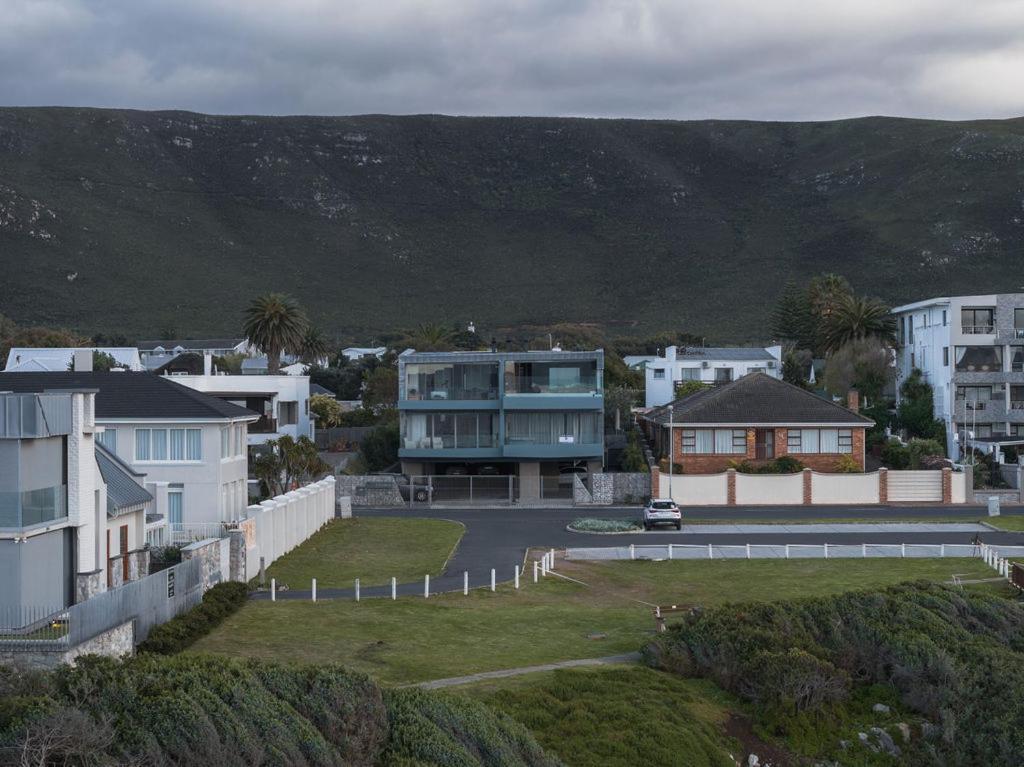 17 Marine - 3Bedroom Sea-Facing Apt101 Hermanus Exterior photo